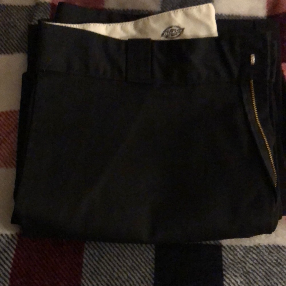 Dickies loosefitting slacks size 36 waist 36 Len